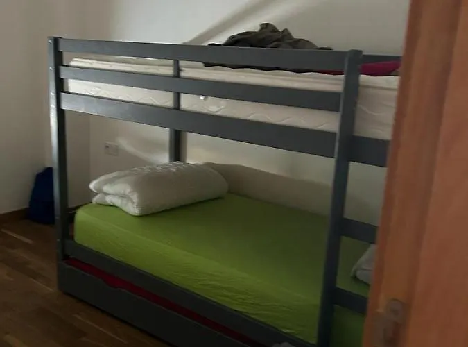 Appartement Te Tanger Met 3 Slaapkers, Living, 2 Badkamers, 3 Toiletten, Open Keuken, Terras En Een Garage In Een Hele Rustige Plaats .